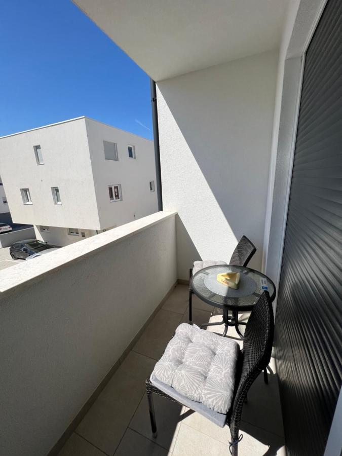 Apartment Sunrise With Private Parking PUY Eksteriør bilde